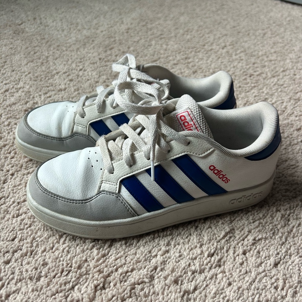 Adidas Kids Sneakers in White and Blue